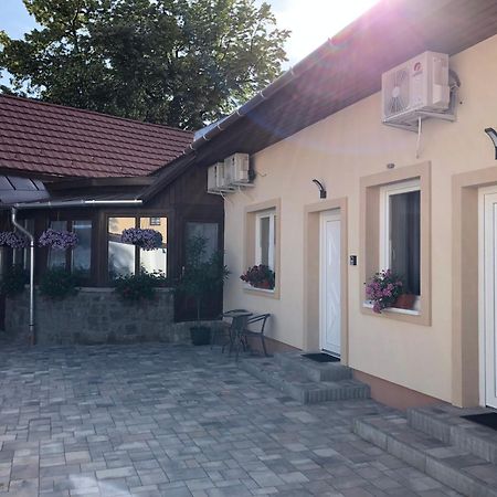 Illa Apartments Eger Eksteriør bilde