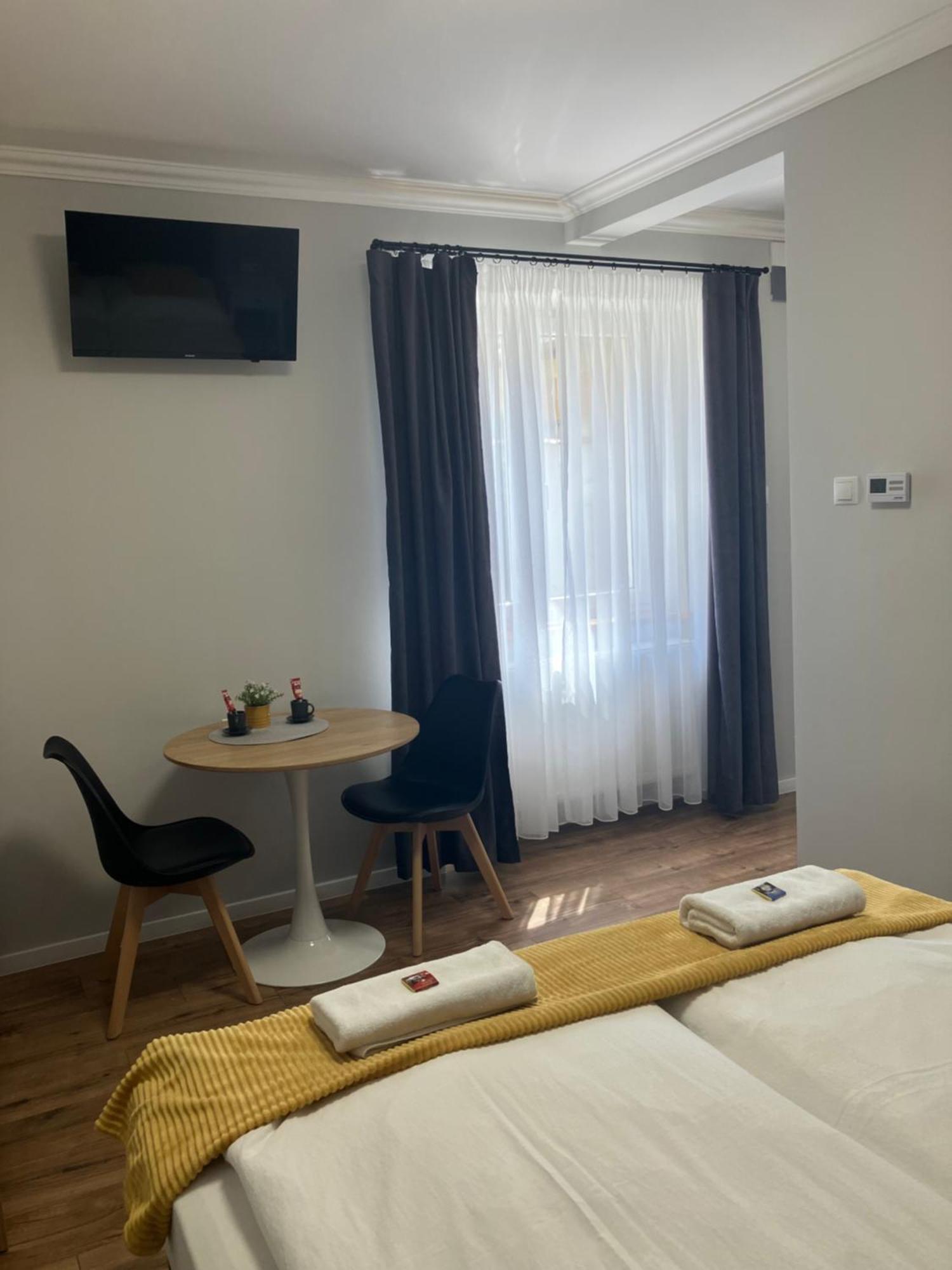 Illa Apartments Eger Eksteriør bilde