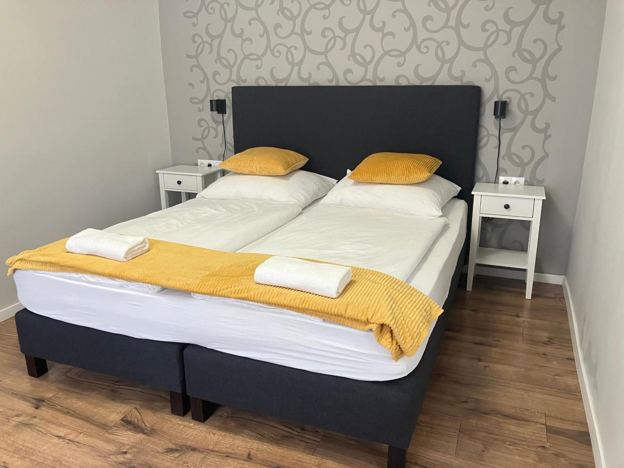 Illa Apartments Eger Eksteriør bilde