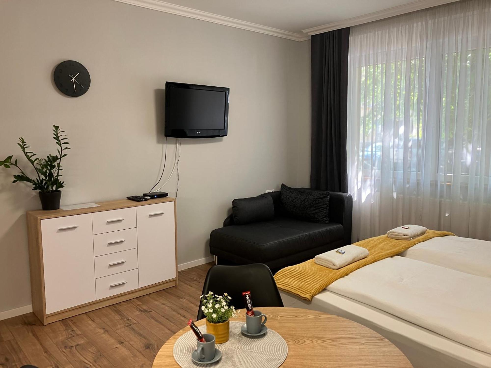 Illa Apartments Eger Eksteriør bilde