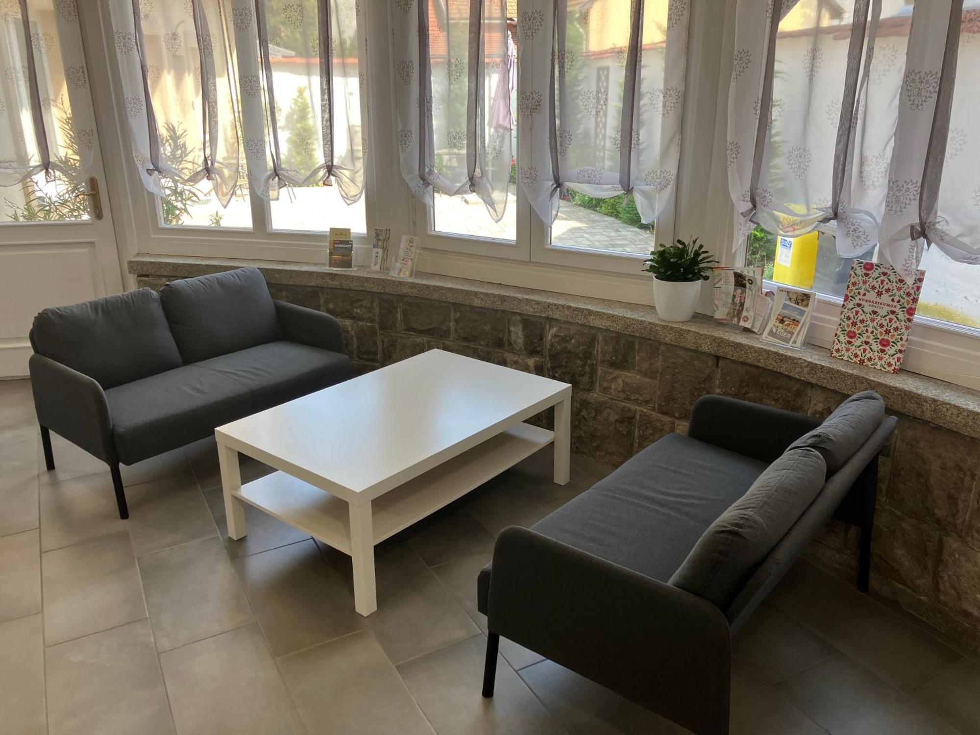 Illa Apartments Eger Eksteriør bilde