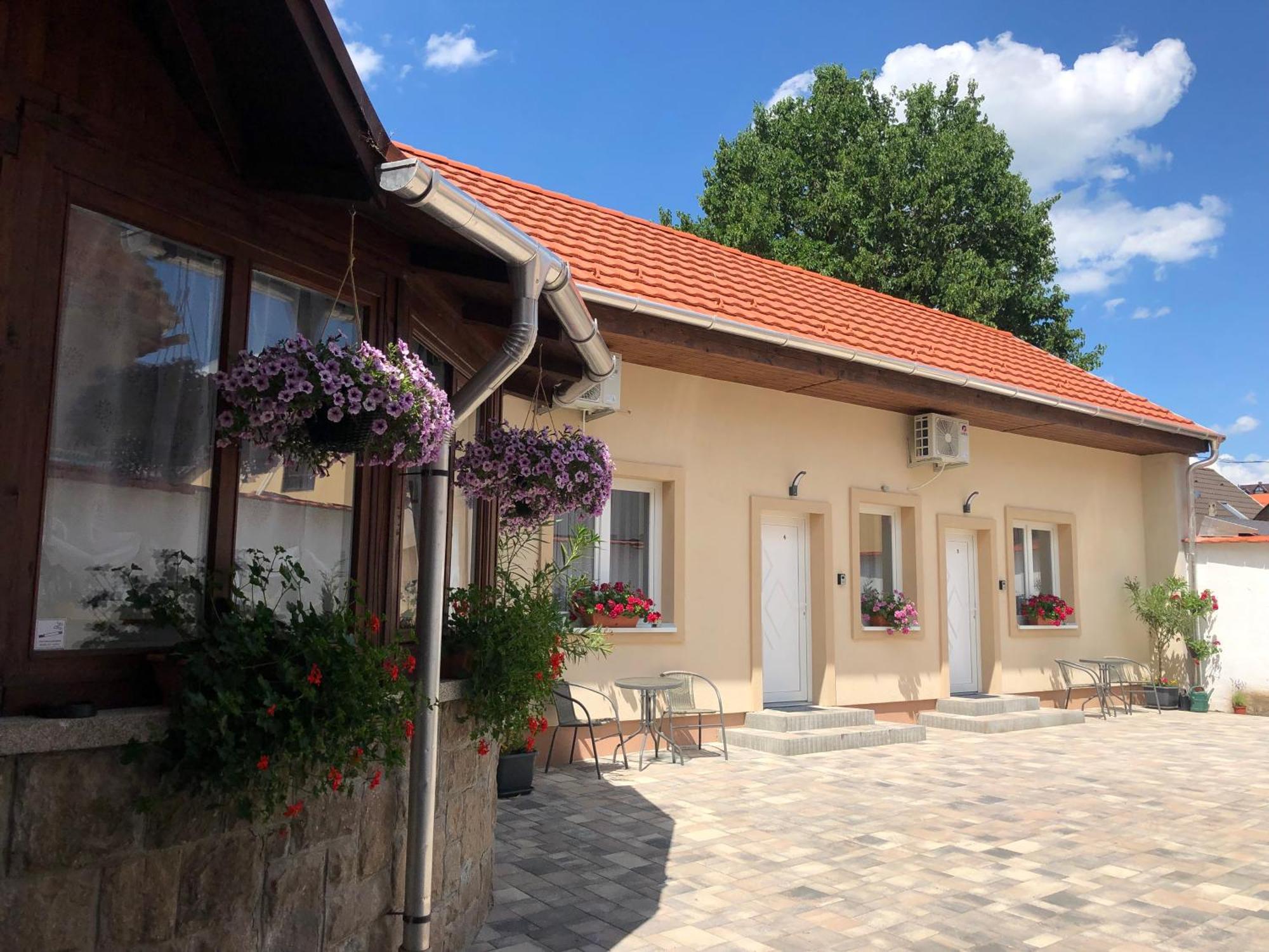 Illa Apartments Eger Eksteriør bilde